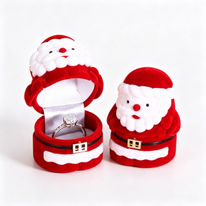 Boîte à bague rouge Père Noël en velours doux avec doublure lisse, design compact pour fiançailles, mariage, anniversaire, Noël - Product Image 1