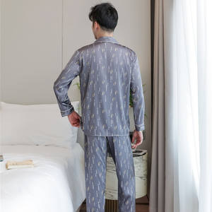 Pijama <span class=keywords><strong>de</strong></span> seda helada para hombre, pantalones largos <span class=keywords><strong>de</strong></span> manga larga con solapa, traje <span class=keywords><strong>de</strong></span> noche <span class=keywords><strong>de</strong></span> dos piezas, ropa <span class=keywords><strong>de</strong></span> dormir <span class=keywords><strong>de</strong></span> talla grande <span class=keywords><strong>de</strong></span> satén para otoño <span class=keywords><strong>2022</strong></span> - Product Image 4