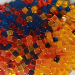 Nuovo gioco da tavolo in plastica produttori di dadi in resina acrilica poli dadi personalizzati 8mm 10mm cubo di dadi trasparente colorato vuoto