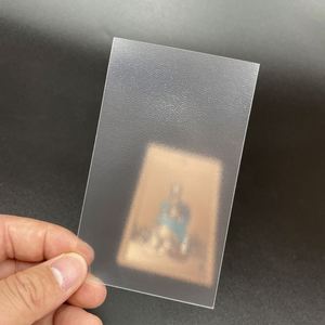 FX Nouvelles pochettes transparentes pour cartes de sport, taille personnalisée, couleur unie, ajustement parfait, finition mate dépolie, pour cartes de jeu et de collection, avec clip en plastique - Product Image 1