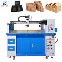 Machine semi-automatique 3 axes pour l'application de revêtement PVA/Latex et le pulvérisation de colle thermofusible sur boîtes en carton (petites boîtes 4 points)