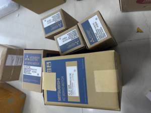 Servomotor de CA Mitsubishi HC-SF102K / HC-KFS43 / HC-KFS73K - Product Image 1