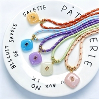 Collier tendance en corde tressée colorée avec pendentif en pierre naturelle et breloque plaquée or pour femme, usage quotidien