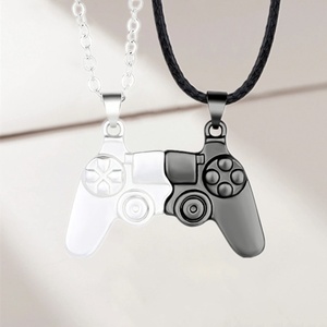 1 par/set Collar con Colgante de Consola de Juegos <span class=keywords><strong>PS4</strong></span> de Moda para Mujeres y Hombres, Collar Magnético de Aleación Plateada para Parejas, Día de San Valentín - Product Image 4