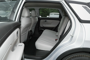 Aion UT 330 Edizione Xingyao 2025, Mini Hatchback Elettrica a 5 Porte e 5 Posti, Veicolo Elettrico Usato - Product Image 4