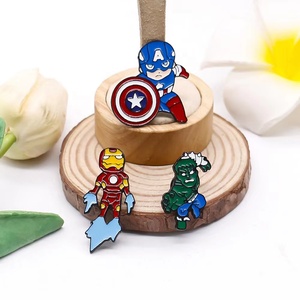 Vente en gros d'épinglettes de collier de film en métal Broche d'art Épingles Metalicos Film pour casquettes Anime Fashion Fairy <span class=keywords><strong>Logo</strong></span> pour cadeaux Souvenirs - Product Image 2