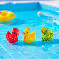 Figur Resin Bebek Buah Mini Warna-warni, Ornamen Miniatur Kerajinan untuk Taman Peri, Lanskap Mikro, Dekorasi Rumah Boneka, dan Kolam Renang