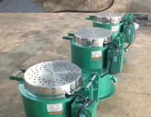 Sécheur centrifuge à air chaud robuste pour déshydratation rapide avec grande vis métallique et pièces électroplaquées pour petites pièces de montres - Product Image 4