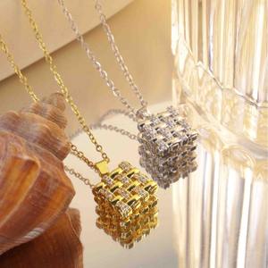 Bijoux étanches en titane plaqué <span class=keywords><strong>or</strong></span> 18 carats GT Fashion Mini Diamond Hollow Mesh <span class=keywords><strong>Rectangle</strong></span> Spinning Pendant Necklace and Ring - Product Image 2