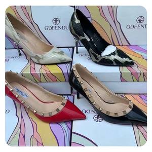 2023 новые оригинальные британские кроссовки для бега - Product Image 1