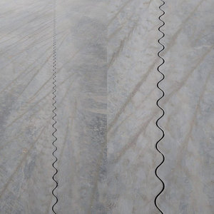 Joint blindé de type S fabriqué avec précision par VANSE pour protéger les bords des sols en béton de haute précision sur les chantiers de construction - Product Image 5
