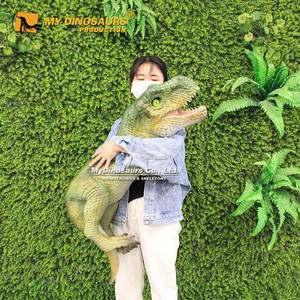 Marioneta <span class=keywords><strong>de</strong></span> <span class=keywords><strong>Mano</strong></span> <span class=keywords><strong>de</strong></span> Bebé Tiranosaurio Rex Animatrónico Grande <span class=keywords><strong>de</strong></span> My Dino, Verde - Product Image 2