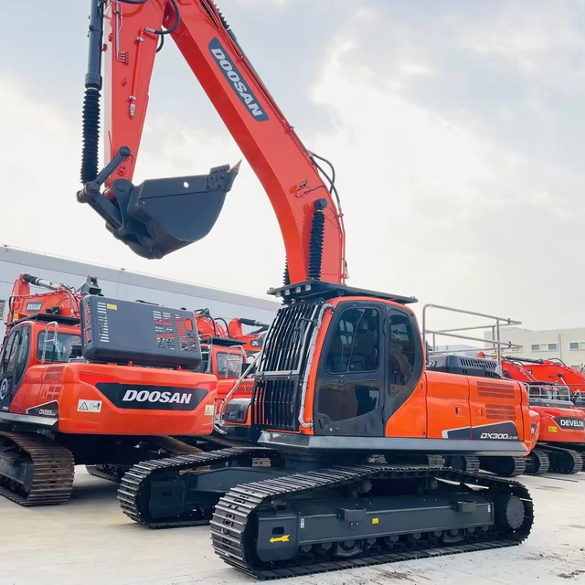 2024 Used  DX300 Excavator Construction Machinery Doosan Excavator DX300 Is on Sale