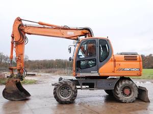 Excavatrice Doosan DX140 DH225 d'occasion de Corée du Sud, les performances du véhicule répondent aux normes d'exportation - Product Image 5