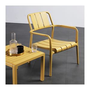 <span class=keywords><strong>Sillas</strong></span> de jardín coloridas de plástico PP: Juego de muebles de café para exteriores duraderos, <span class=keywords><strong>sillas</strong></span> de <span class=keywords><strong>terraza</strong></span> apilables para uso comercial - Product Image 3