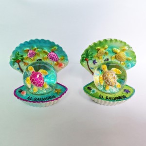 Custom Hand-Painted Animal Resin Handicraft <strong>Glass</strong> Snowflake Ball Creative Tourist Souvenirs Scallop Sea <strong>Turtle</strong> Snow Globes - Product Image 2