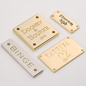 Etichetta Metallica Rettangolare a 2 Fori per Borse e Abbigliamento, Etichetta Metallica Personalizzata con Logo in Oro Rosa per Costumi da Bagno - Product Image 4