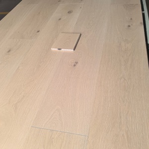 Parquet en bois d'ingénierie de luxe pour villa, chêne blanc, large planche, qualité <span class=keywords><strong>CD</strong></span>, intérieur, multicouche, bois massif naturel - Product Image 1