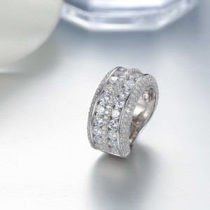 Anello a Doppio Strato con Zirconi Incastonati, Gioiello da Dito di Lusso alla Moda per Donna, Regalo per Feste - Product Image 1