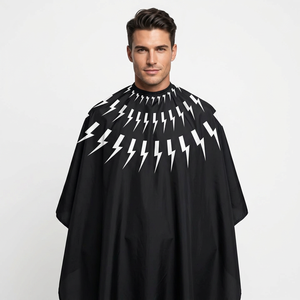 Capa de Corte de Pelo Profesional Black Bolt PRO con Estampado Gráfico de Rayo, Impermeable, para Peluquería y Barbería - Product Image 1