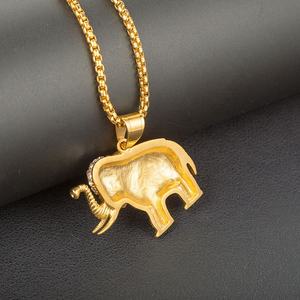 Оптовая продажа ювелирных изделий из нержавеющей стали Мужские аксессуары 18K позолоченный Циркон слон кулон - Product Image 5