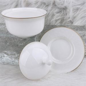 Pot à ragoût individuel en porcelaine fine, motif floral avec bordure dorée, bol à soupe couvert avec soucoupe assortie pour l'hôtellerie - Product Image 2