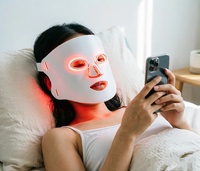 Masque de thérapie LED infrarouge en silicone médical 415nm 660nm 850nm pour le visage et le cou, sans fil, rechargeable