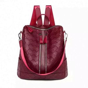 Échantillon gratuit : Sac à dos souple de haute qualité pour femme, noir, imperméable, tendance, idéal pour le trekking et le bureau - Product Image 1