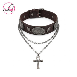 Gargantilla, collar vintage de cuero marrón con cruz de doble capa y tachuelas romanas, estilo punk, versátil y moderno. - Product Image 1