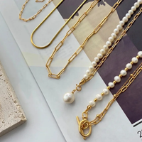 Kalung Wanita Mewah Berlapis Emas Vintage Liontin Mutiara Desain Choker Geometris Elegan Rantai Emas Berbentuk Hati Mewah Elegan