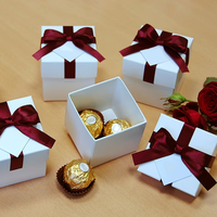 Emballage de mini boîtes de chocolat de mariage en papier personnalisé. Emballage de boîtes de bonbons cadeau de mariage