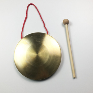 Juego de instrumentos musicales de madera y metal con pandereta, platillos, maracas, castañuelas, campanas y triángulos para niños y principiantes - Product Image 2