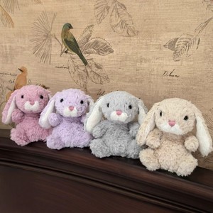 El Último Peluche Británico JC, un Conejito Dulce y Adorable, Perfecto para Comodidad y Relajación. - Product Image 5