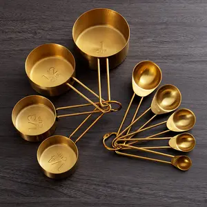 Ensemble de 9 tasses à mesurer et cuillères en acier inoxydable empilables dorées avec règle de marquage gravée pour la cuisson et la mesure des liquides