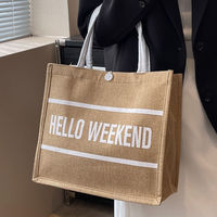 Usine bas prix blanc noir lettre bonjour week-end logo personnalisé grande capacité sac en jute sac à provisions avec bouton pour cadeau
