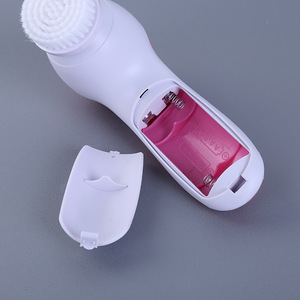 Brosse Nettoyante Électrique Multifonctionnelle 5-en-1 pour le Visage, Nettoyage en Profondeur et Massage – Meilleure Vente - Product Image 4