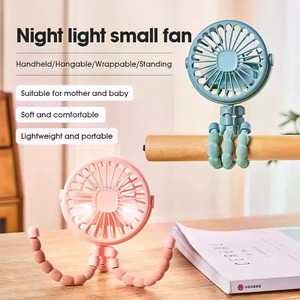Ventilateur portable oscillant pour poussette, mini ventilateur personnel à main pour siège auto bébé avec trépied flexible et clip, alimenté par USB et piles - Product Image 2