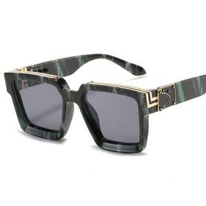 Lunettes de soleil surdimensionnées carrées rétro tendance avec logo personnalisé, couleurs bonbon, protection UV400 pour hommes et femmes - Product Image 5