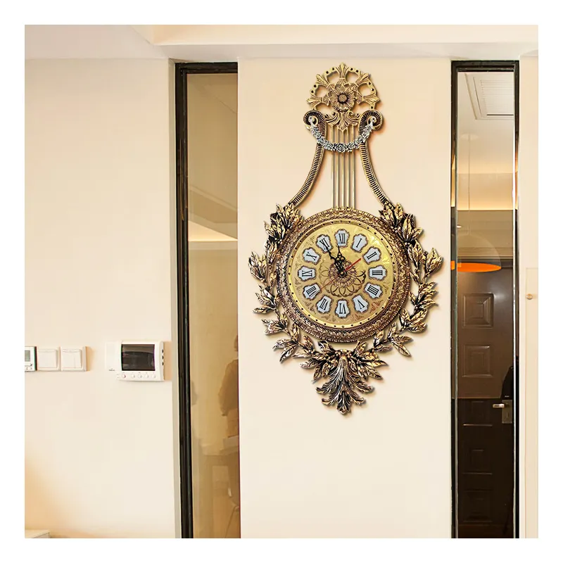 ヨーロッパの装飾的な壁時計高級ヴィンテージ時計リビングルームファッショナブルな真鍮の壁時計家の改善