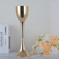Vases à fleurs en fer sur mesure en gros, gobelets en métal doré, supports floraux pour centre de table, mariages, banquets, célébrations, et décoration de scène