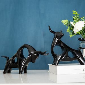 Escultura de resina blanca y negra para decoración de mesa pequeña, estatua de vaca <span class=keywords><strong>Toro</strong></span>, escultura de animal - Product Image 3
