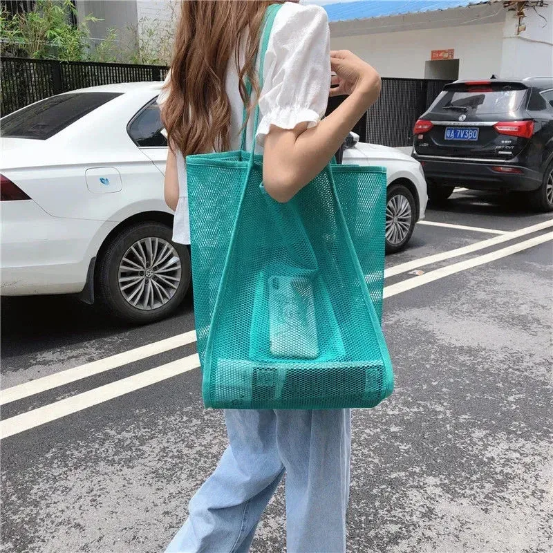 लोगो के साथ उच्च गुणवत्ता वाला कस्टम डिज़ाइन पुन: प्रयोज्य बीच नेट नायलॉन मेश शॉपिंग टोट समर बैग मेश टोट बैग