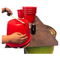 Fût en plastique HDPE rouge de haute qualité avec poignée métallique robuste, conteneur de sécurité incendie pour liquides inflammables, usage en construction