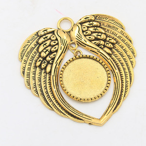 Ornamen Sayap Malaikat Logam Kosong untuk Sublimasi, Bentuk Hati Foto Kustom, Liontin Gantung Pohon Natal, Dekorasi Kenangan DIY, Grosir - Product Image 5