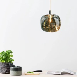 Luz de lujo de gama alta Pequeña barra inspirada en manzana Estilo nórdico posmoderno AC personalizado mesita de noche comedor candelabro de cristal - Product Image 3