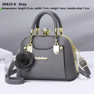 Sacs bandoulière en gros : Fabricant de sacs à <span class=keywords><strong>main</strong></span> tendance pour femmes avec pendentif fleur, vente chaude - Product Image 4