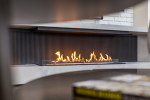 เตาผิงแอลกอฮอล์แบบติดผนัง ดีไซน์ร่วมสมัย โครงเหล็กโครเมียม สำหรับใช้ภายใน/ภายนอกอาคาร พร้อมที่วางทีวีในตัว เหมาะสำหรับห้องนั่งเล่น - Product Image 3