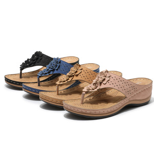 Sandales pour femmes à talon épais style féerique avec perles et fourrure moelleuse - Mode estivale, dessus en maille respirante, doublure en fausse fourrure, semelle en caoutchouc - Product Image 4