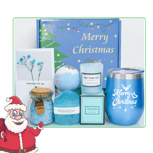 ชุดของขวัญคริสต์มาสใหม่ล่าสุด ขายส่ง กล่องของขวัญดีไซน์ใหม่ ชุดเกลืออาบน้ำ แก้วซานต้า ชุดของขวัญวันเกิด รับทำโลโก้ วัสดุ PVC ป้องกันรังสียูวี - Product Image 1