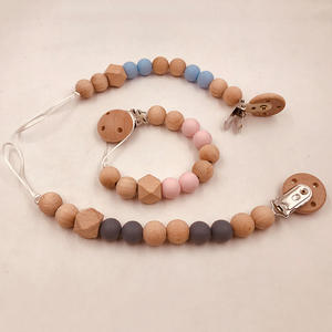 Bavoirs de dentition pour bébé en bois de hêtre personnalisés unisexe et attache-sucette avec laser en bois 20209-1 TK coffret cadeau en silicone pour bébé - Product Image 4